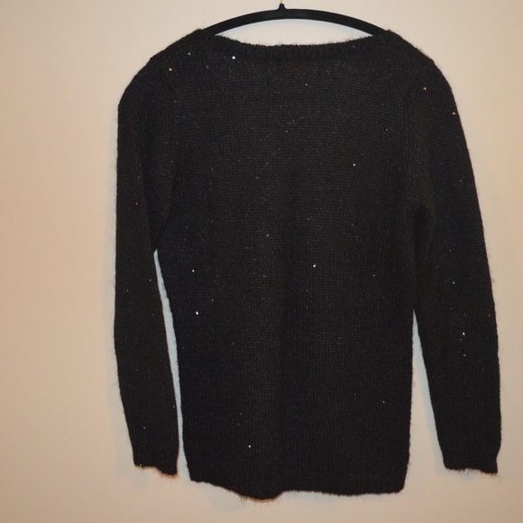 sweater - Picture 4 of 4